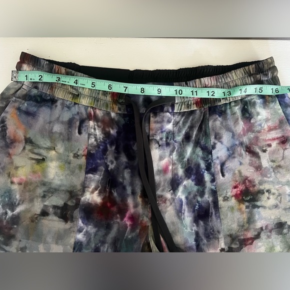 NWT Mens Lululemon Athletica  multi color Bowline 8in short Sz Lg - Picture 10 of 11